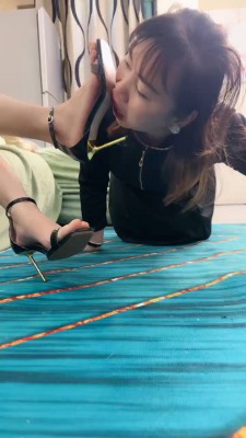 图片[2]_【艾莉】母狗-踩踏/舔原味裸足高跟/转胯sp耳光 bf27129_绳缚吧
