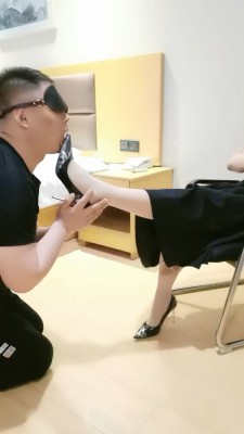 图片[2]_【凌儿女神】肉丝+高跟恋足/耳光 bf27116_绳缚吧