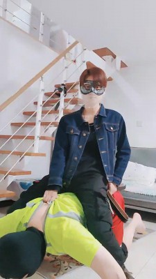 图片[4]_【伯爵】女特勤踢踹虐刑奴/踩踏/毛巾窒息/骑马/皮带狠抽 bf27134_绳缚吧
