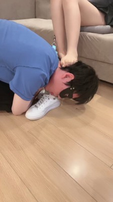 图片[5]_【妆主大大】夜跑后原味辱狗-吃袜子/舔脏鞋底 bf27071_绳缚吧