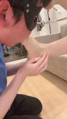 图片[6]_【妆主大大】夜跑后原味辱狗-吃袜子/舔脏鞋底 bf27071_绳缚吧