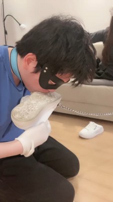 图片[9]_【妆主大大】夜跑后原味辱狗-吃袜子/舔脏鞋底 bf27071_绳缚吧
