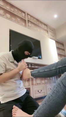 图片[4]_【默默s】178长腿模特-运动鞋白船袜/恋足转胯/提档踩踏 bf27064_绳缚吧
