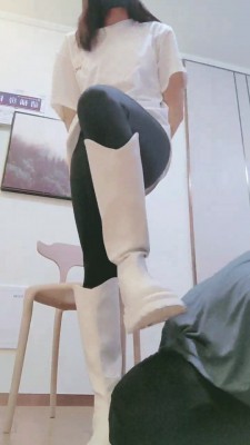 【妮蔻S】长靴舔鞋底/碾压狗头/超臭原味棉袜气味控制 bf27058_绳缚吧