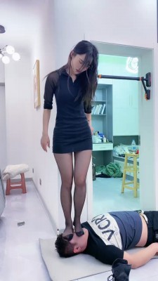 图片[9]_【麋鹿银儿】开发素人车模-短靴黑丝跳踩/转胯遛狗/长腿诱惑 bf27021_绳缚吧