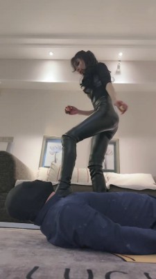 图片[10]_【萱萱S】人体烟灰缸/长靴提档/骑马转胯/长靴碾压踩踏/打手心 bf27028_绳缚吧