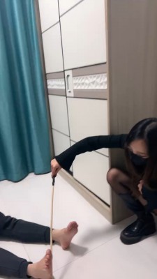图片[9]_【除夕】长靴黑丝S-藤条训狗/踩踏碾压/口喂水/腿夹 bf27042_绳缚吧