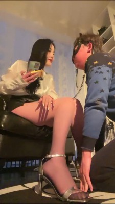 图片[4]_【安晴】陪酒小妹重度耳光抽/黑丝高跟踩【完整版】 bf26979_绳缚吧