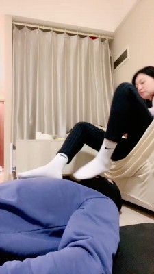 图片[4]_【小妮】夜跑后运动鞋白袜舔/吃烟灰.骑马舔裸足 bf26973_绳缚吧