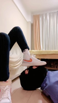 图片[7]_【小妮】夜跑后运动鞋白袜舔/吃烟灰.骑马舔裸足 bf26973_绳缚吧