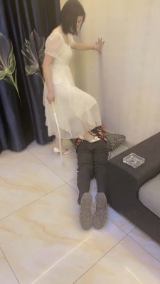 图片[4]_【依依子】肉丝全体重踩踏/鞭打/虐乳臭脚狂舔 bf27446_绳缚吧