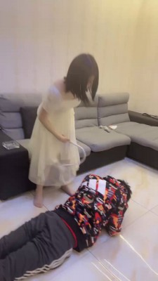 图片[6]_【依依子】肉丝全体重踩踏/鞭打/虐乳臭脚狂舔 bf27446_绳缚吧