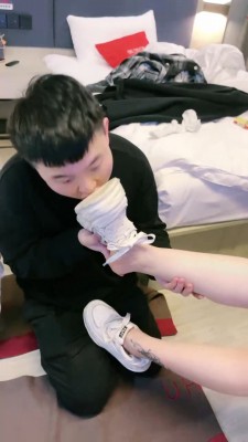 图片[2]_【羽珊】双S-舔脏小白鞋+高跟/碾压狗头【双视角版】 bf27187_绳缚吧