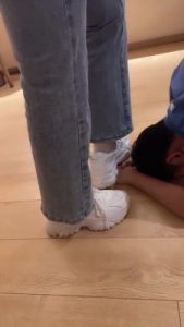 【槿一】女神小白鞋白棉袜碾压踩踏【双视角版】 bf27293_绳缚吧