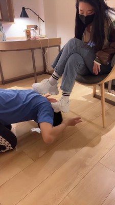 图片[7]_【槿一】女神小白鞋白棉袜碾压踩踏【双视角版】 bf27293_绳缚吧