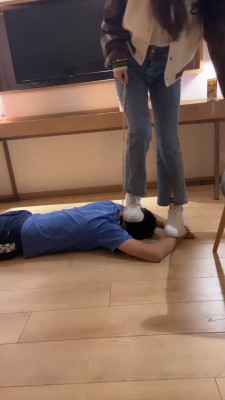 图片[9]_【槿一】女神小白鞋白棉袜碾压踩踏【双视角版】 bf27293_绳缚吧