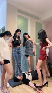 【麋鹿银儿】推荐-5S顶颜美女调-全体重跳踩/深喉舔jio bf27483_绳缚吧