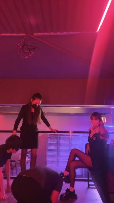 【妆主大大】双S素人闺蜜-酒吧公开处刑【双视角版】bf27410_绳缚吧