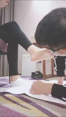 图片[9]_【美娜格格】靴子白袜羞辱-连环耳光白袜脚插嘴 【完整版】bf27422_绳缚吧