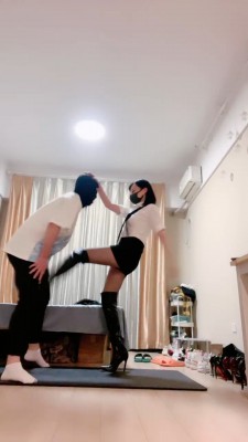 图片[13]_【小妮】反绑狗长靴提档/人肉坐垫/丝袜脚捂脸插嘴【完整版】 bf27284_绳缚吧