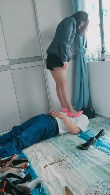 图片[2]_【昆山丝爷】各种高跟鞋踩踏虐乳/黑丝脚深喉【完整版】 bf27154_绳缚吧