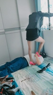 图片[6]_【昆山丝爷】各种高跟鞋踩踏虐乳/黑丝脚深喉【完整版】 bf27154_绳缚吧