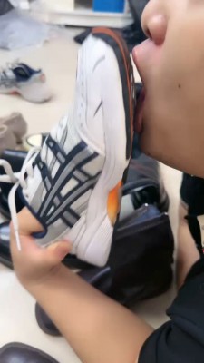 图片[2]_【艾莉】舔闻超多双鞋子/骑马/原味丝袜脚捂脸 bf27263_绳缚吧