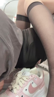 图片[4]_【尤物S】闻运动鞋/黑丝诱惑/踩踏喂食喂口水/耳光/闻棉袜脚 bf27176_绳缚吧