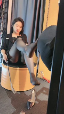 【鑫儿教头】囚禁狗笼强制舔鞋/喝口水圣水/藤条抽 bf27192_绳缚吧