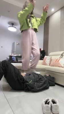 图片[8]_【惠子大人】空军一号白袜全体重踩/吃棉袜 bf27220_绳缚吧