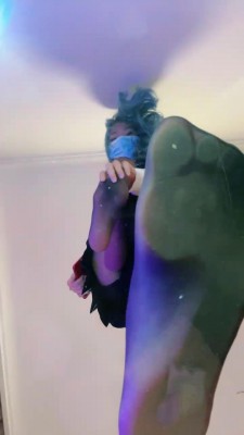 【芃芃大人】女巨人玻璃下视角 bf27248_绳缚吧