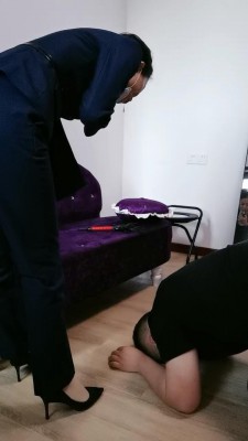 图片[5]_【凌儿女神】女高管虐调圈养狗/踢裆/高跟深喉/手脚耳光/坐脸sp bf27256_绳缚吧