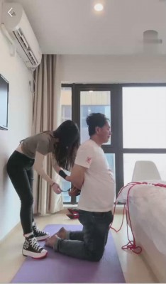 【不期而遇】帆布鞋白袜女主强制踢打 bf27268_绳缚吧
