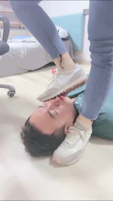 图片[10]_【小劳拉】运动鞋全体重踩踏/强制喂食 bf27269_绳缚吧