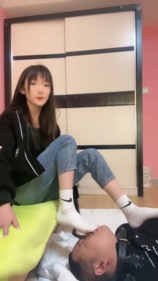 图片[5]_【文文】晨跑回来骑马遛狗/叼棉袜/鞭打舔脚 bf27309_绳缚吧