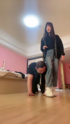 图片[10]_【文文】晨跑回来骑马遛狗/叼棉袜/鞭打舔脚 bf27309_绳缚吧