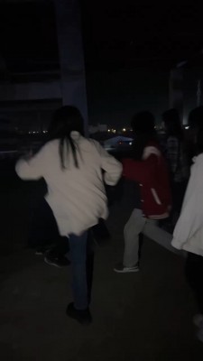 图片[3]_【精神小妹】户外超重度-深夜被4S精神小妹爆踹 bf27333_绳缚吧