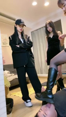 图片[9]_【麋鹿银儿】一群素人户外踩狗/骑马/闻舔臭鞋臭袜jio bf27344_绳缚吧