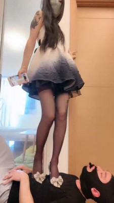 图片[11]_【奈奈生】袜子塞嘴全体重踩踏/胯下辱/虐乳 bf27358_绳缚吧