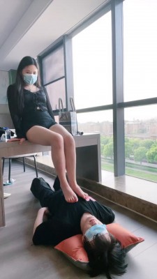 图片[5]_【琪琪大人】桌下视角羞辱/提档/裸足踩踏 bf27324_绳缚吧