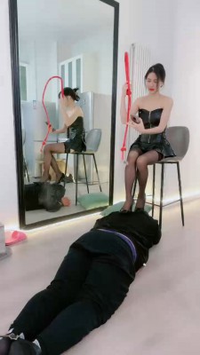 图片[5]_【芷晴】黑丝女郎诱惑-鞭打/全体重踩/电击/捆绑 bf27323_绳缚吧
