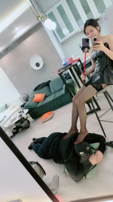 图片[11]_【芷晴】黑丝女郎诱惑-鞭打/全体重踩/电击/捆绑 bf27323_绳缚吧