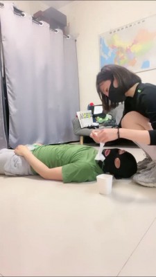 图片[11]_【虫虫】运动鞋白袜踩踏骑马/加官窒息 bf27300_绳缚吧