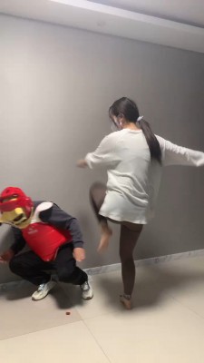 图片[2]_【精神小妹】真实素人跆拳道虐打狗奴 bf27287_绳缚吧