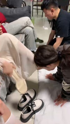 图片[3]_【精神小妹】多学生主首调情侣奴-闻舔原味鞋袜脚/耳光/奴下奴 bf27273_绳缚吧