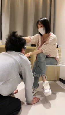 图片[2]_【桃酥S】逛街回来强迫狗舔脏鞋臭袜/鞭打 bf27142_绳缚吧
