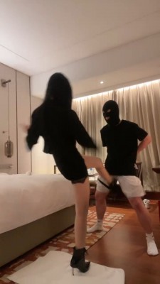 图片[3]_【kiki】高跟短靴连环提档/全体重踩踏/运动鞋诱惑/骑马转胯 bf27158_绳缚吧