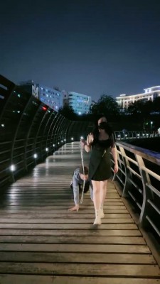 【甜心教主】户外-遛狗转胯踩踏-舔原味肉丝-提档 bf27188_绳缚吧