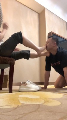 图片[2]_【茶茶S】双S-舔脏鞋臭脚/碾压喂食【双视角版】 bf27639_绳缚吧