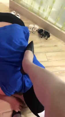 图片[2]_【少女S】高跟肉丝踩踏蹂躏/转胯爬行/坐脸窒息 bf27630_绳缚吧